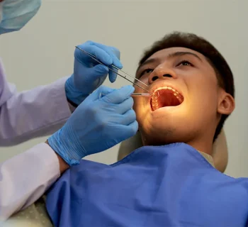 Root-canal-vs-Tooth-extraction-Which-one-is-a-better-option-for-you
